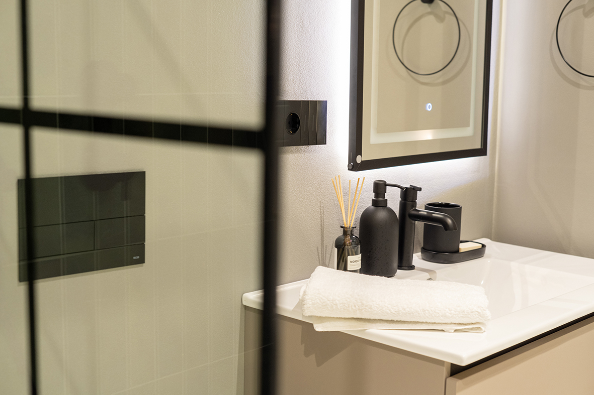 Elegant Bathroom Details — cover image